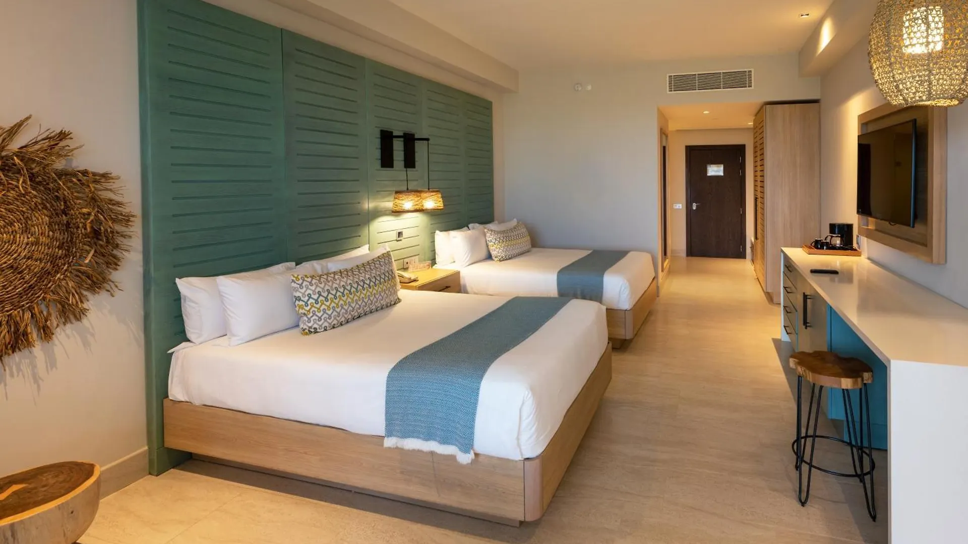 Unique Club at Lopesan Costa Bávaro Resort Punta Cana